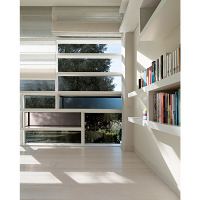 3-Horizontal-White-by-arch-Nir-Sivan_installation-main-facade