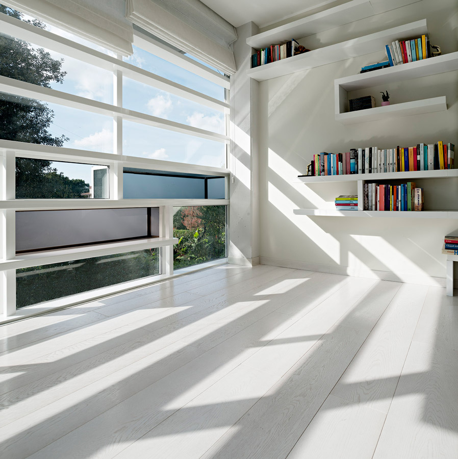 HORIZONTAL WHITE, ITALY