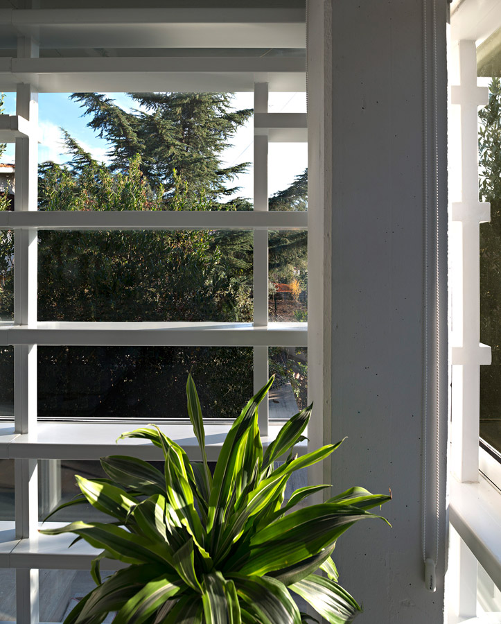 7-Horizontal-White-by-Nir-Sivan-interior