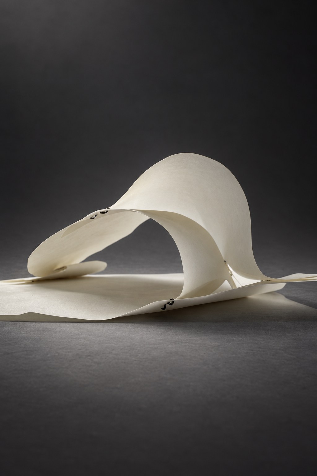Nir Sivan Architects – Paper study for Onda Carioca (2011): looking through the arch of the paper wave